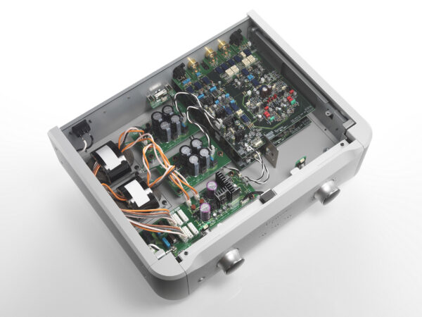 Esoteric-E02-preamplificator-phono-int