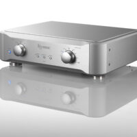Esoteric-E02-preamplificator-phono-stil